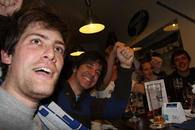Fanousci-komety-kometa-pub-postup-do-finale-extraligy-07