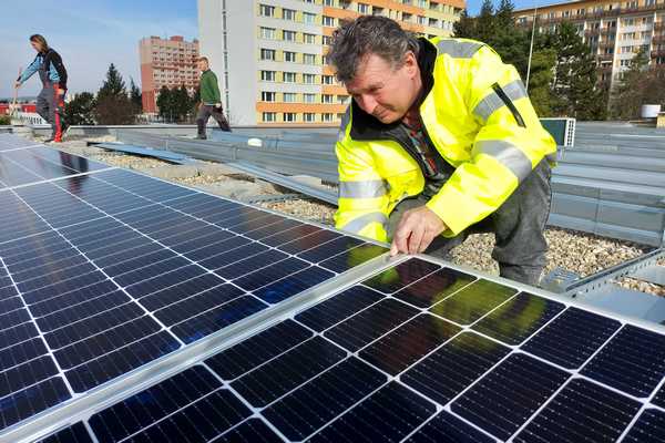 SAKO Brno SOLAR dá na 7 městských budov přes 1100 solárních panelů