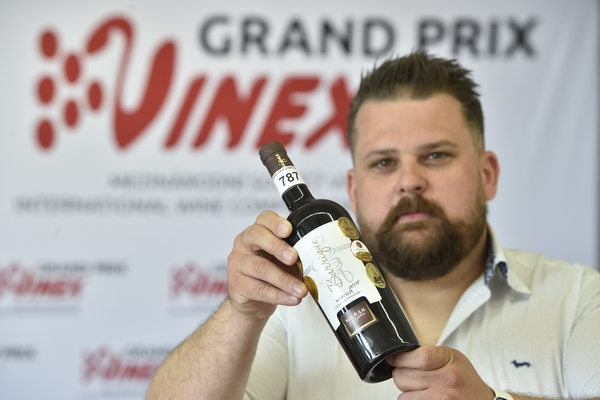 Šampionem Grand Prix Vinex 2021 se stal Merlot z vinařství Štěpán Maňák 600x400