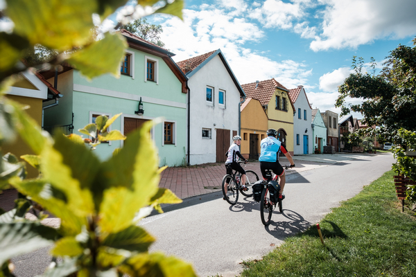 Tour de burčák po vinařských stezkách Znojemska 02 600x400