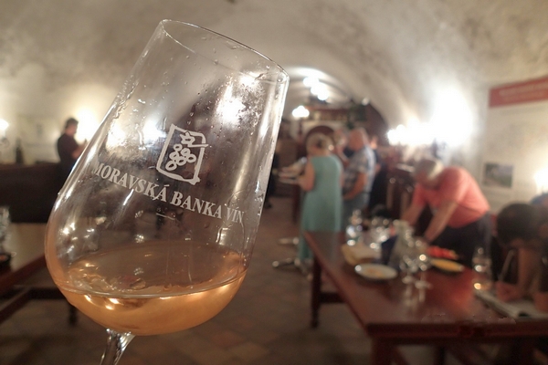 Červencová ochutnávka rosé vín v Moravské bance vín 2 600x400